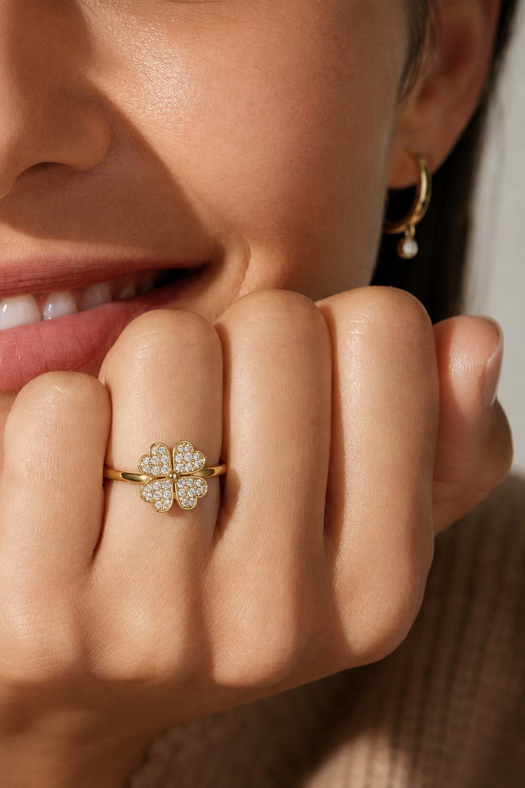 Anillo Trébol Eterno – Anillo Giratorio Antiestrés en Acero Inoxidable Ajustable