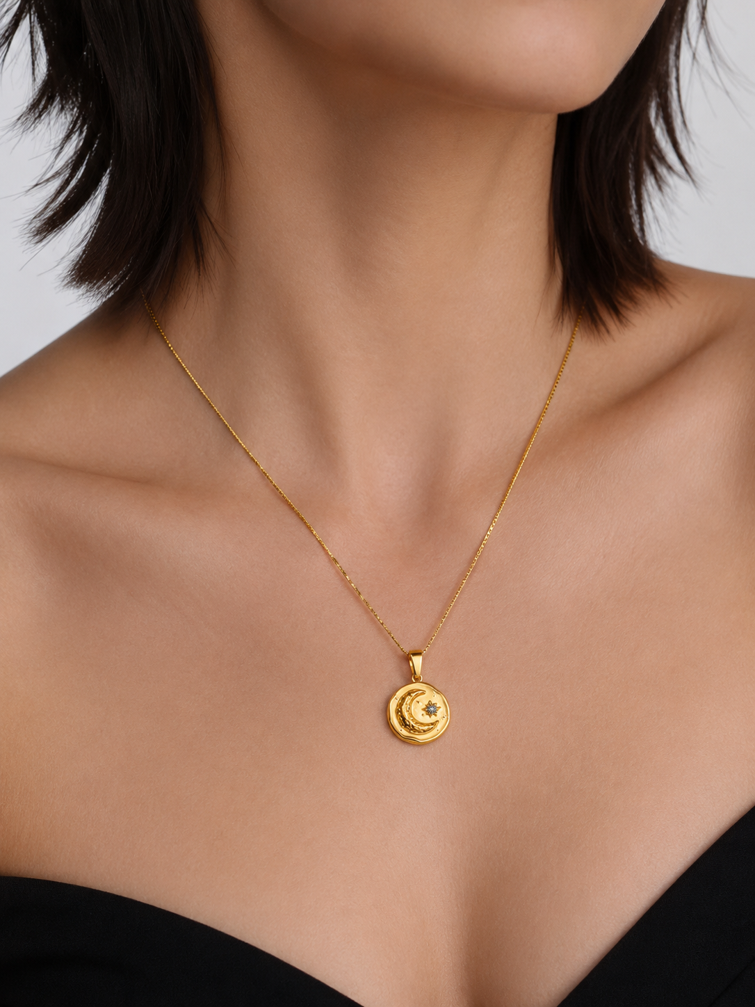 Collar Luna Estelar Azul – Zirconia Azul en Acero Inoxidable Dorado