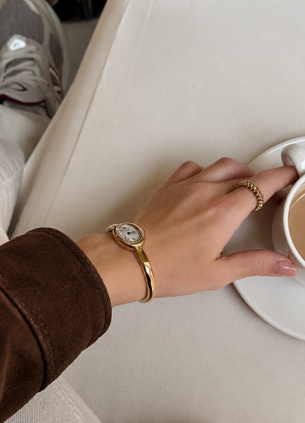 Reloj Aurelia™ Élise – Elegancia Ovalada con Estilo Romano