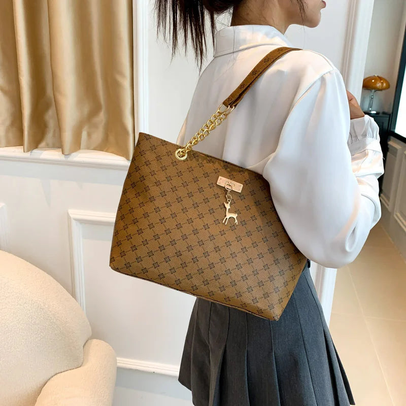 Bolso Bellavienne de Hombro con Gran Capacidad y Acabado de Cuero Suave
