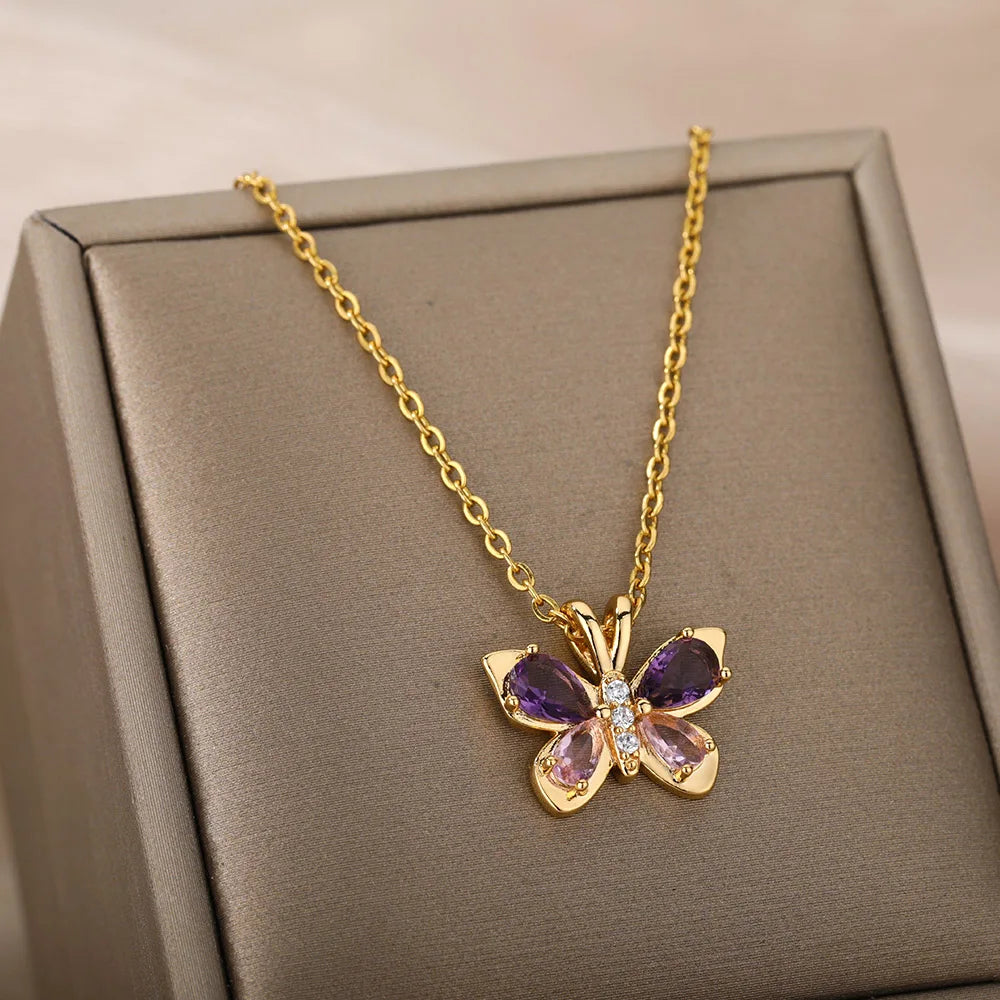 Collar Mariposa Violeta – Zirconia Púrpura en Acero Inoxidable Elegante