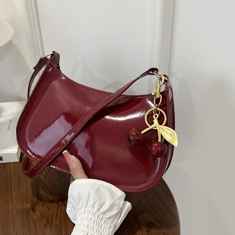 Bolso Cereza Chic de Hombro para Mujer – Piel Sintética Elegante y Versátil