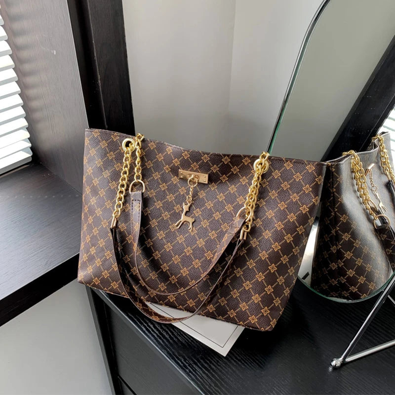 Bolso Bellavienne de Hombro con Gran Capacidad y Acabado de Cuero Suave
