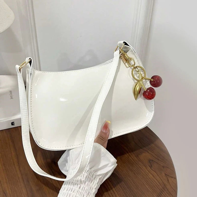 Bolso Cereza Chic de Hombro para Mujer – Piel Sintética Elegante y Versátil
