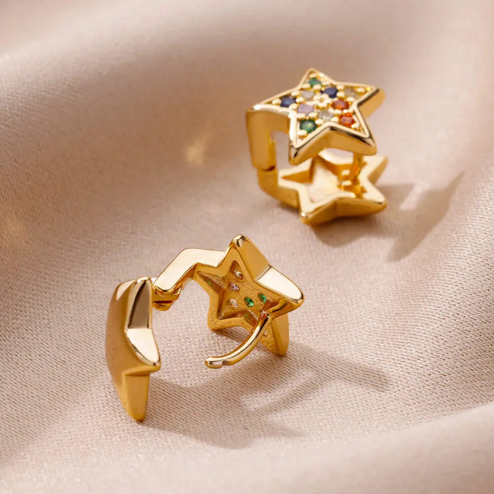 Pendientes Estrella Lúmina – Zirconia Brillante en Acero Inoxidable Dorado